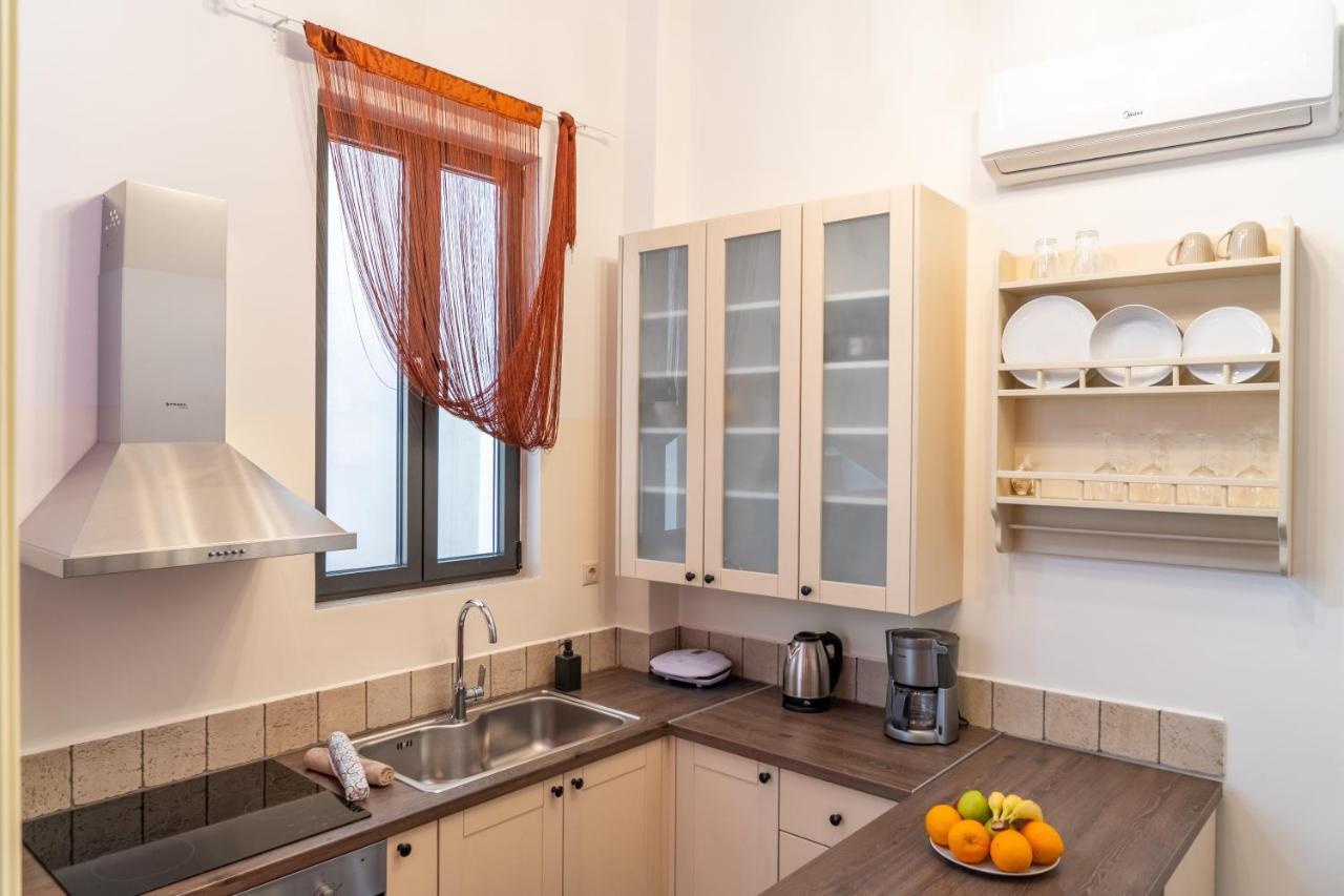 Appartamento Quattro Domus 4-Historical Townhouse Candia Esterno foto