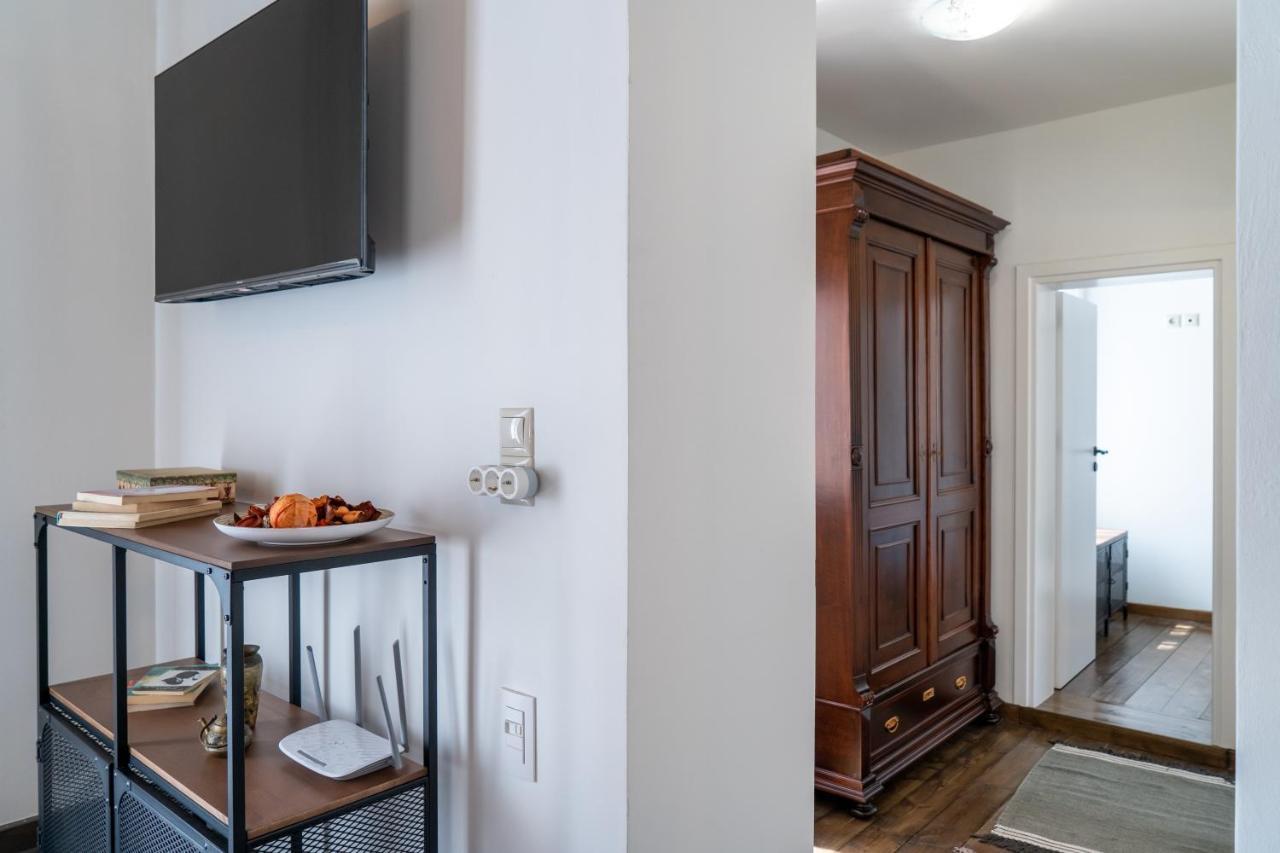 Appartamento Quattro Domus 4-Historical Townhouse Candia Esterno foto