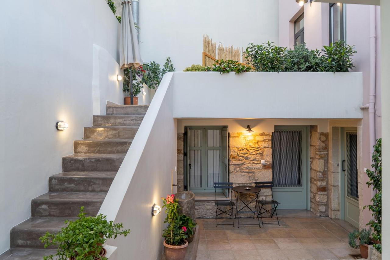 Appartamento Quattro Domus 4-Historical Townhouse Candia Esterno foto