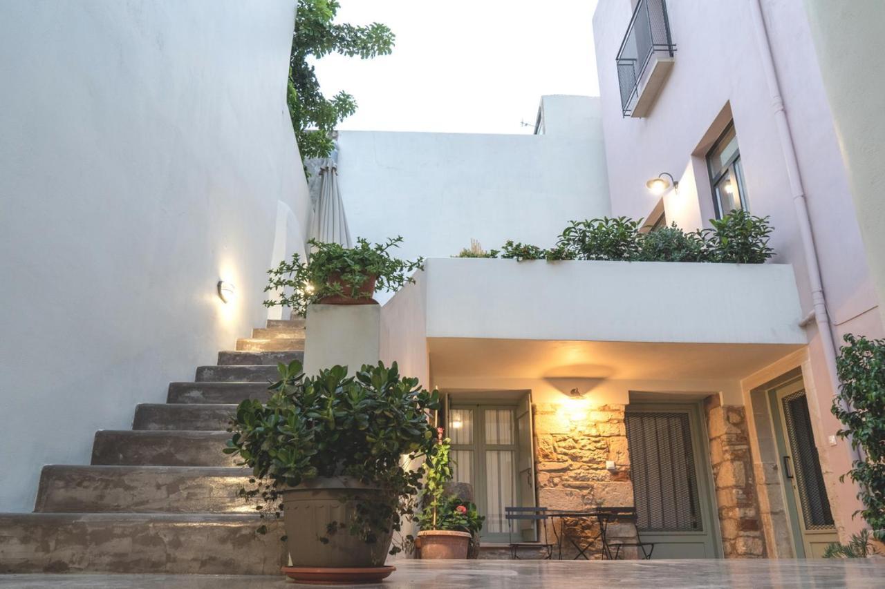 Appartamento Quattro Domus 4-Historical Townhouse Candia Esterno foto