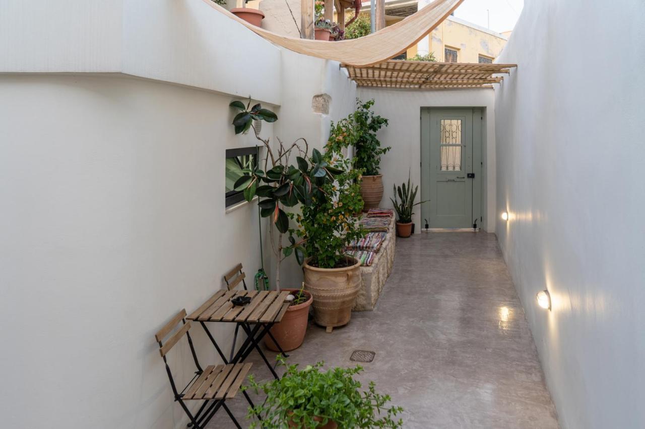 Appartamento Quattro Domus 4-Historical Townhouse Candia Esterno foto